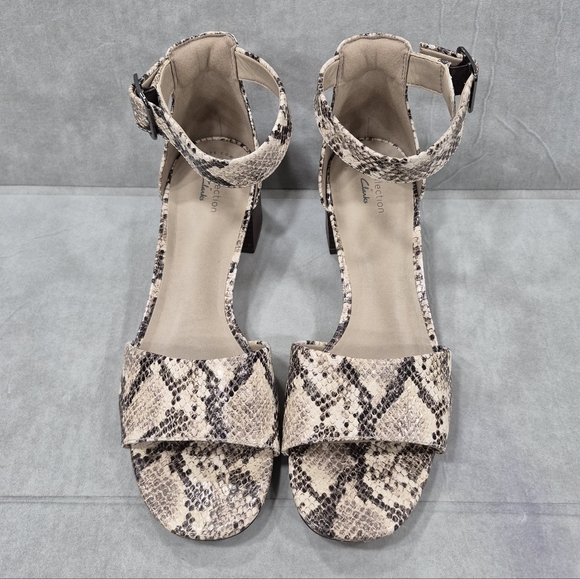 Clarks sandals women's 10 cream black snake embossed padded ankle strap low heel - Picture 3 of 14
